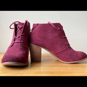 Toms size 7 burnished leather shoes